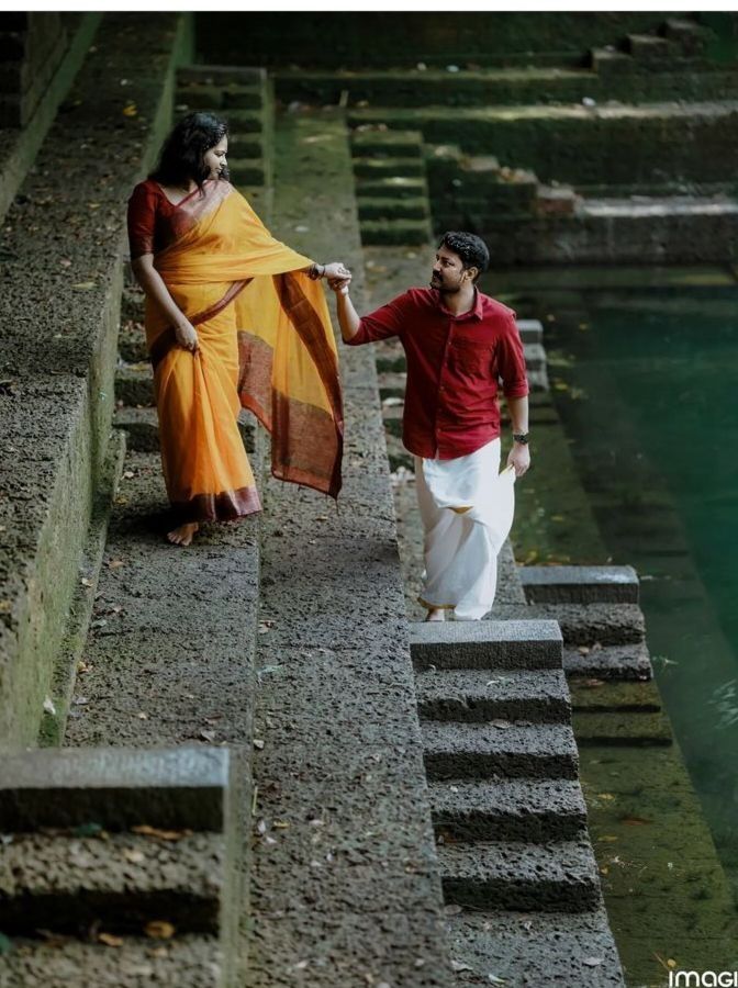 Couple in a romantic pre-wedding shoot